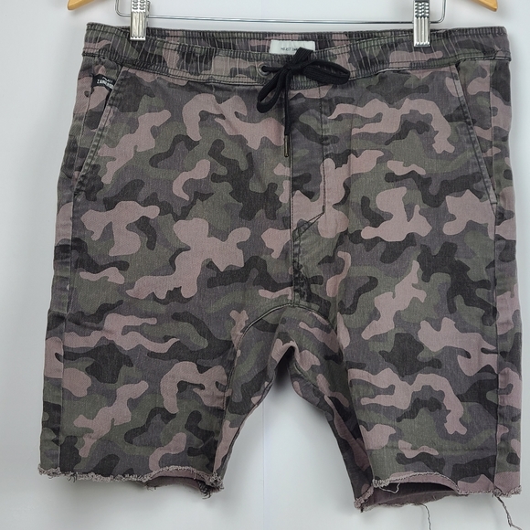 Zanerobe Other - Project Zanerobe men's brown camo cut off shorts w/ drawstring waist & raw hem